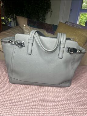 Salvatore Ferragamo Verve Powder Gray Zip Tote